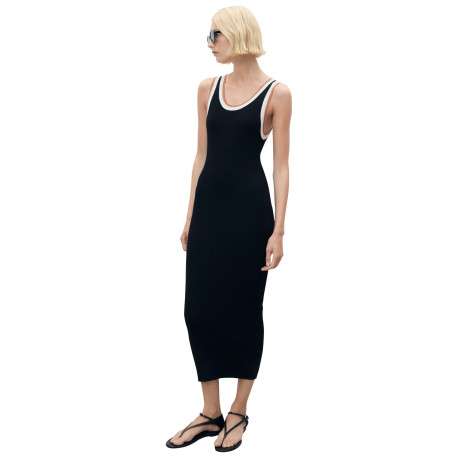 Robe longue noir unie avec une coupe droite à col rond et sans manches - Image 2