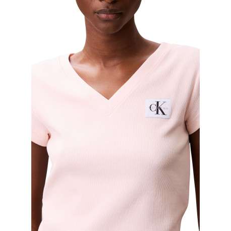 Top en coton rose uni à col v et à coupe courte avec un patch à la poitrine - Image 3