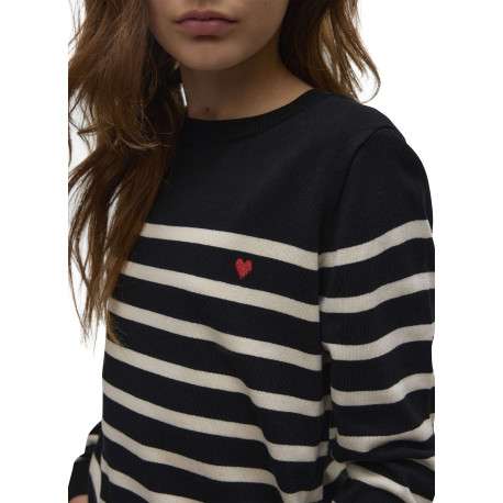 Pull marinière noir et écru à col rond avec un coeur brodé sur la poitrine - Image 4