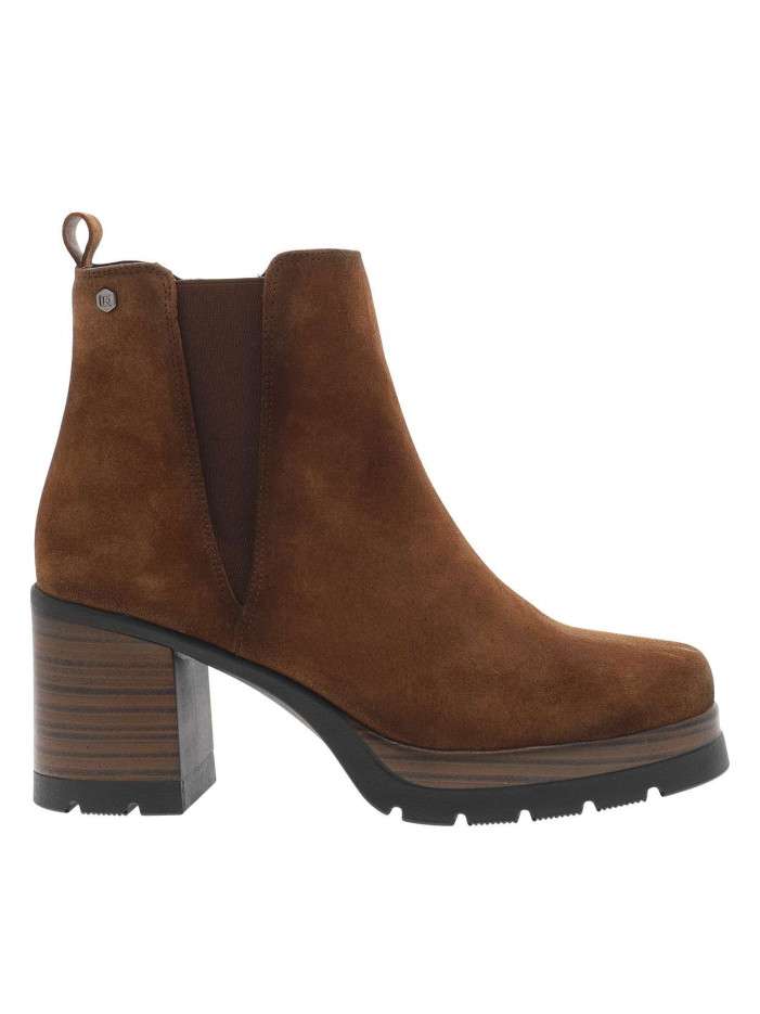 Boots brunes avec semelle à...