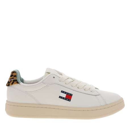 Tennis en cuir léopard siglées au nom de la marque avec semelle à talon plat - Image 2