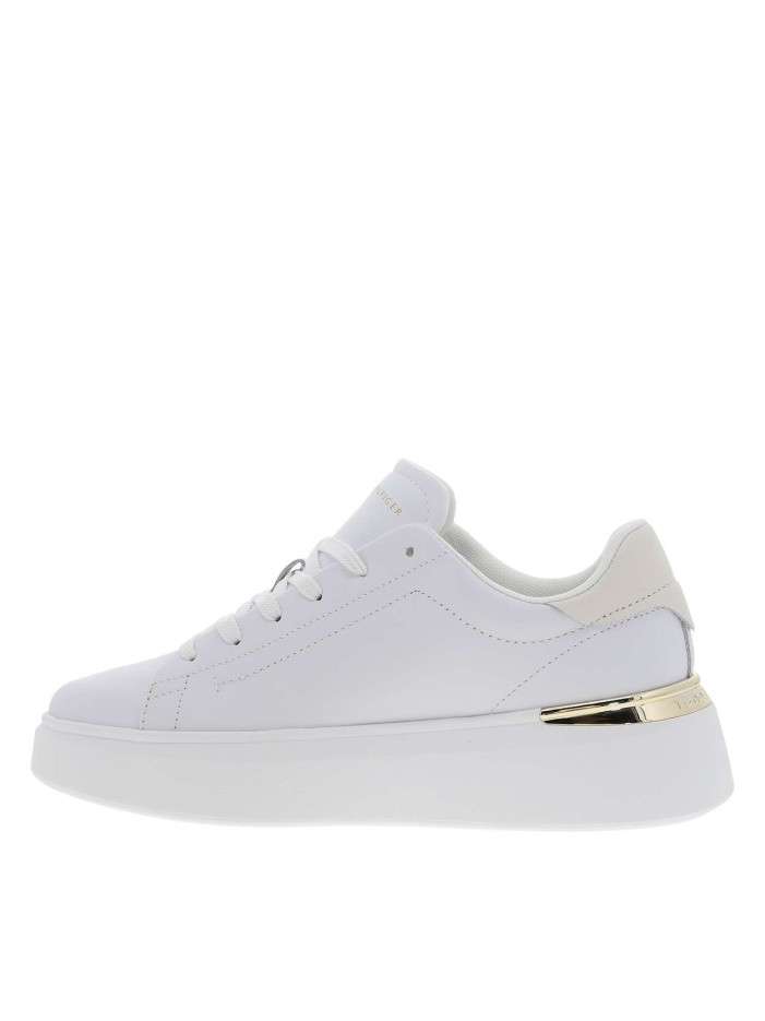 Tennis en cuir blanches...