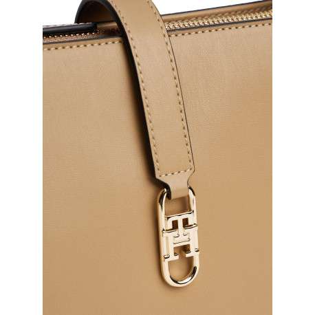 Sac porté épaule caramel uni avec fermeture aimantée et logo doré - Image 3