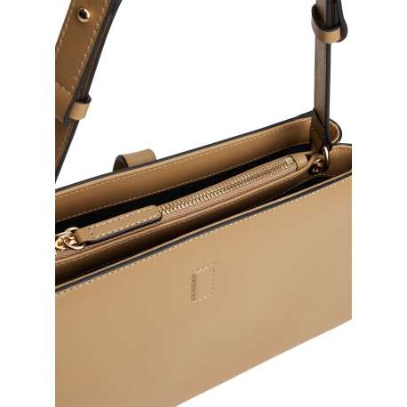 Sac porté épaule caramel uni avec fermeture aimantée et logo doré - Image 4