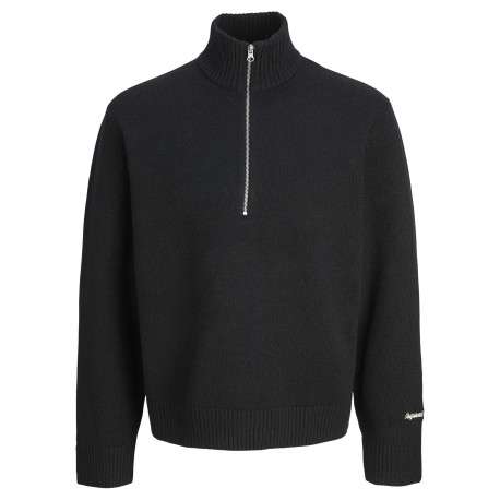 Pull noir uni en maille fine avec un col camionneur et des manches longues