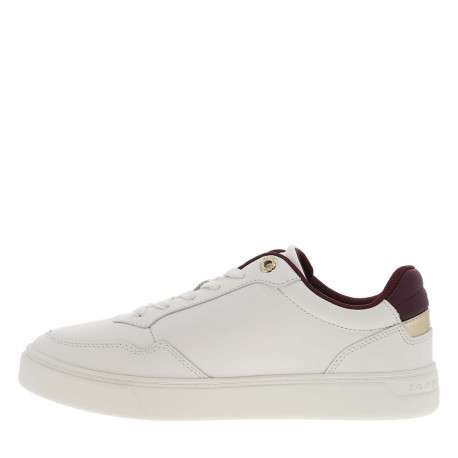 Tennis en cuir blanches avec semelle à talon plat et contrefort contrasté
