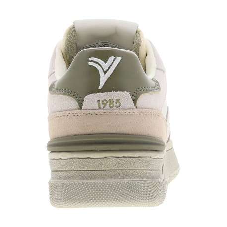 Tennis en cuir beiges avec semelle à talon plat et multiples logos de la marque - Image 6