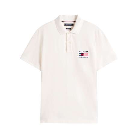 Polo en coton biologique écru avec un col à rabats boutonné