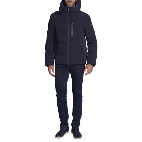 Doudoune marine uni avec une coupe droite et un col à capuche