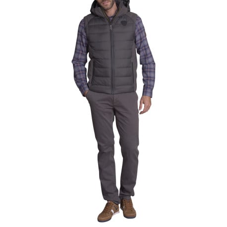 Doudoune gris uni avec une coupe droite et des poches latérales