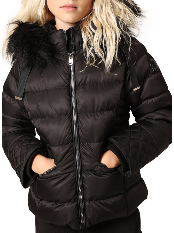 Doudoune noire avec un col...