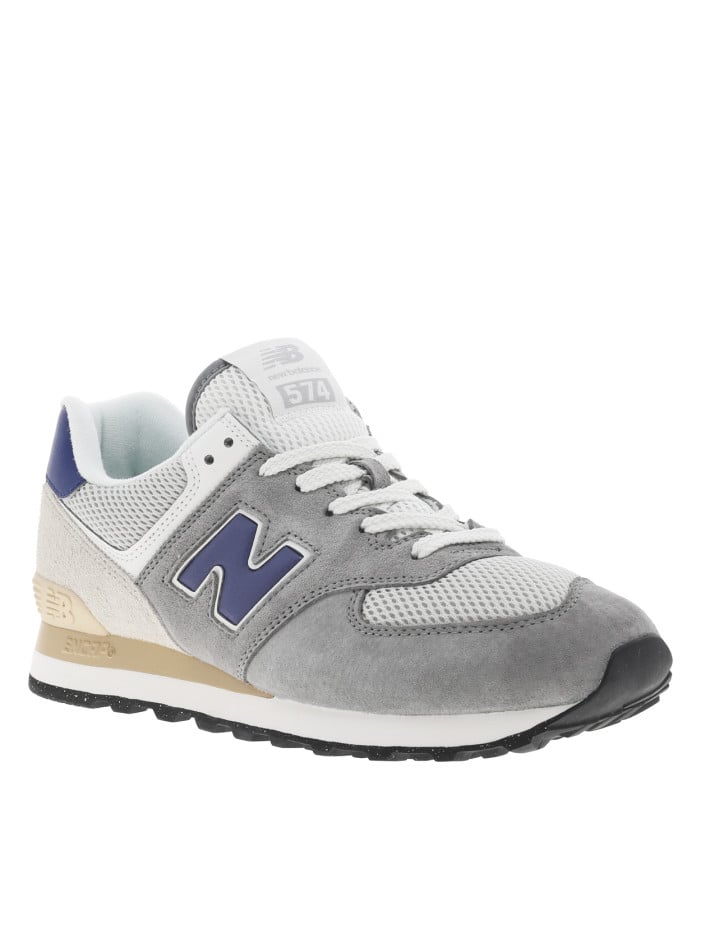 Baskets multisport grises...