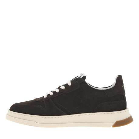 Tennis en cuir nubuck chocolat à talon plat avec des lacets blancs