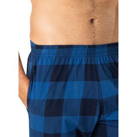 Pyjama long en coton bleu marine à carreaux avec un col chemise et une poche - Image 4