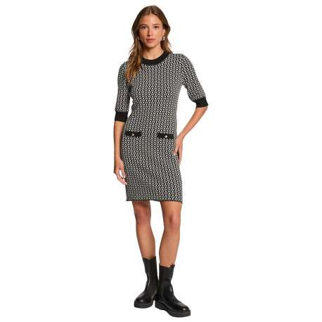 Robe blanche et noire col rond ornée d'un motif géométrique - Image 2