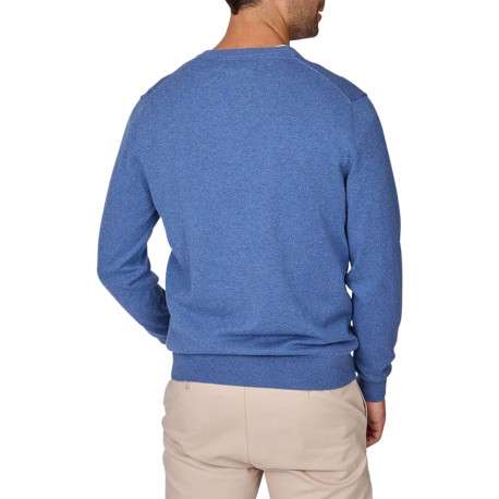Pull en coton indigo uni avec une coupe droite à col v et logo iconique - Image 2
