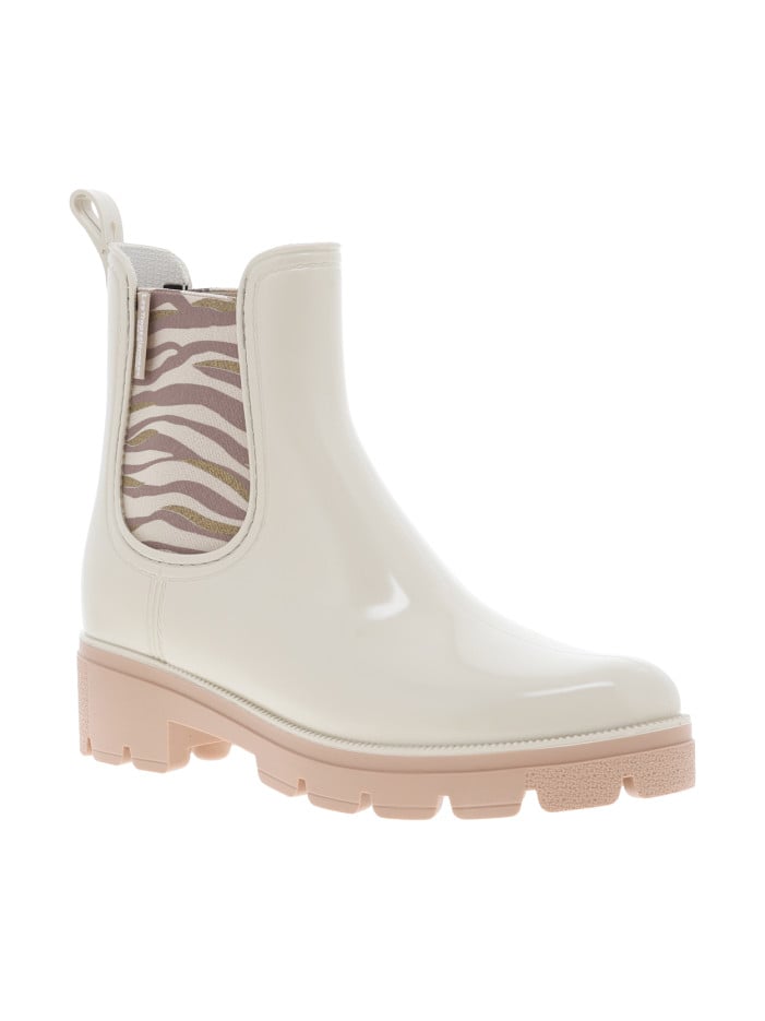 Boots écrues avec talon...