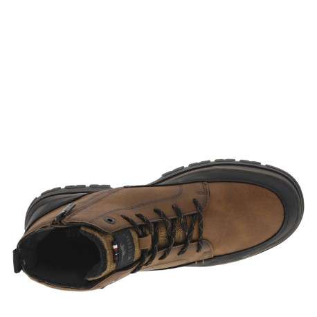 Bottines cognac à talon plat avec un logo imprimé sur le côté - Image 4