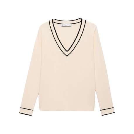 Pull beige en maille fine avec une coupe droite et un col v rayé