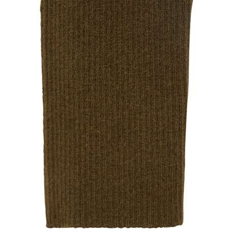 Pull kaki en maille côtelée avec une coupe ajustée et un col polo boutonné - Image 3