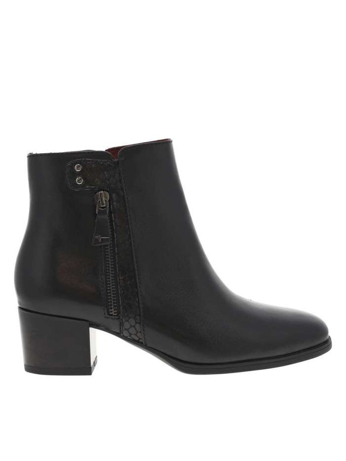 Boots en cuir noires à...