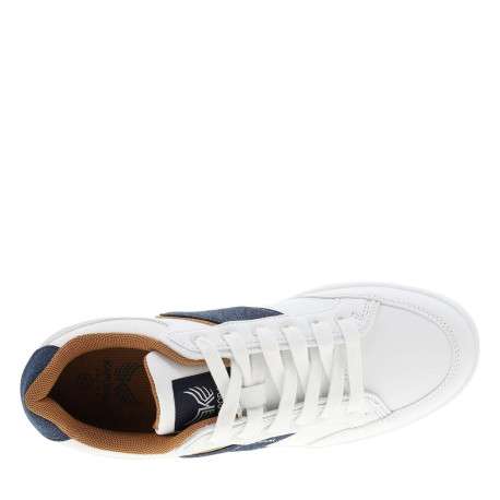 Tennis blanches avec des détails bleus denim à semelle plate et à lacets plats - Image 5