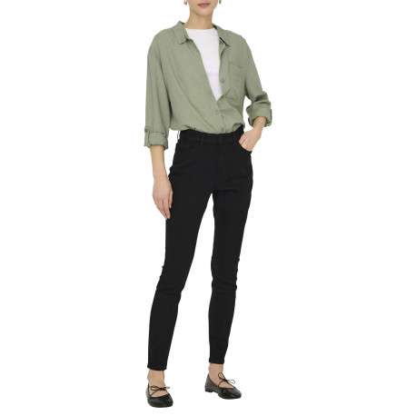 Jean en coton mélangé noir coupe slim pourvu de passants pour la ceinture - Image 7