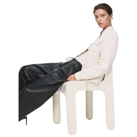 Pantalon chino noir en simili cuir pourvu d'une taille élastiquée - Image 4