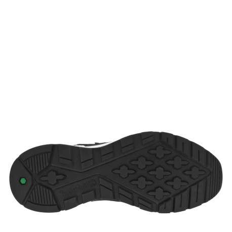 Sneakers en cuir noires à talon plat avec des lacets ronds et logo embossé - Image 6