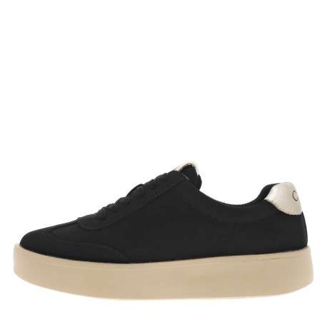 Tennis noires à talon plateau avec des lacets plats et logo embossé