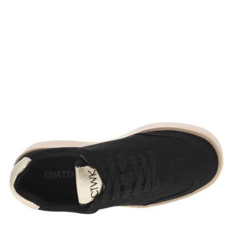 Tennis noires à talon plateau avec des lacets plats et logo embossé - Image 4