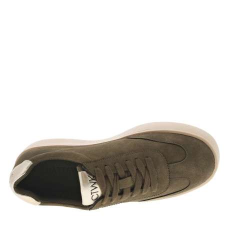 Tennis kaki à talon plateau avec des lacets plats et logo embossé - Image 4