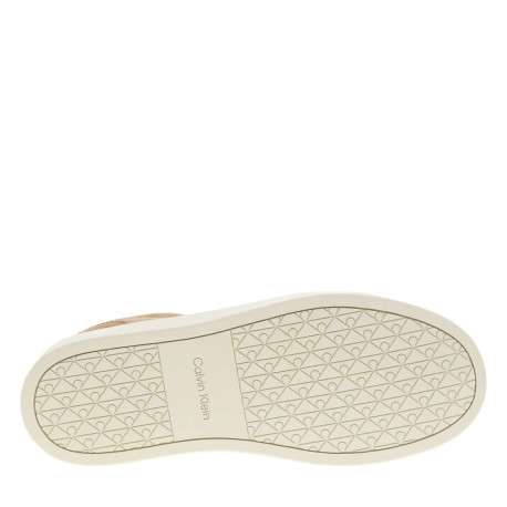 Tennis en cuir beiges à talon plat avec des lacets et logo embossé - Image 5