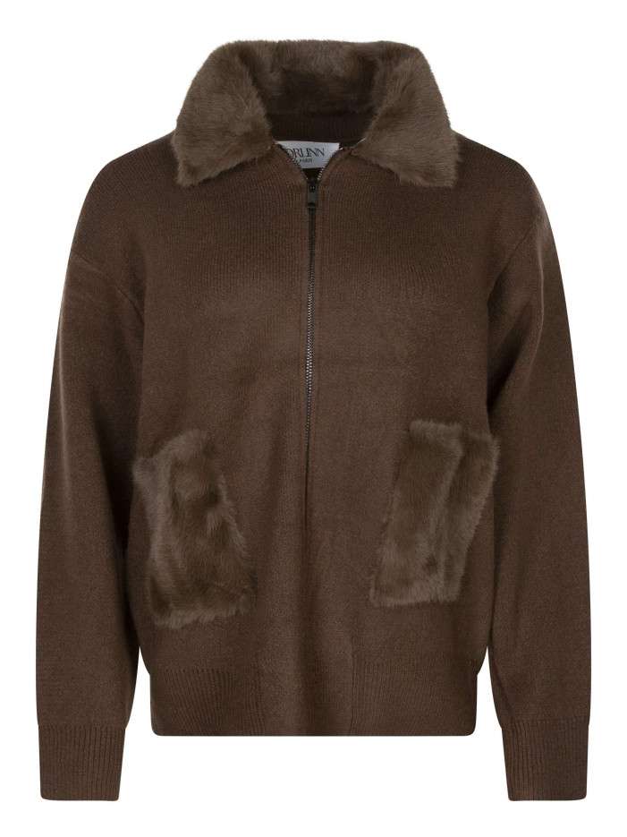 Gilet chocolat uni avec un...