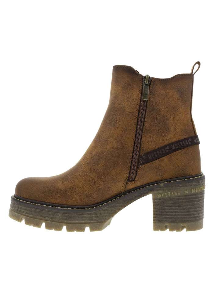 Boots cognac à talon...