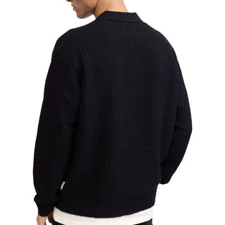 Pull en coton mélangé noir en maille effet gaufrée avec un col v à revers - Image 2