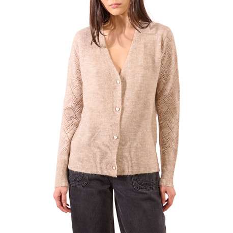Gilet beige en maille ajourée avec une coupe droite et un col v