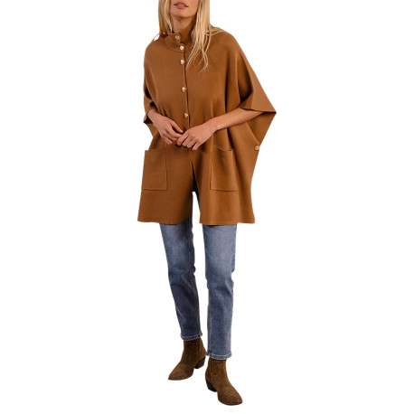 Poncho camel en maille fine avec des boutons dorés et 2 poches plaquées - Image 3