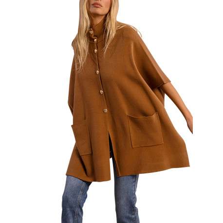 Poncho camel en maille fine avec des boutons dorés et 2 poches plaquées - Image 4