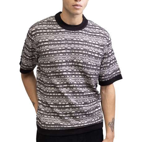 Pull noir et écru en maille tricotée pourvu d'un col rond et à manches courtes