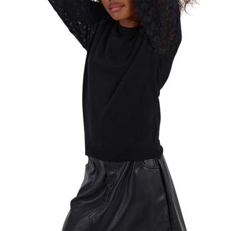 Pull noir uni en maille ajourée avec une coupe droite et un col rond - Image 4