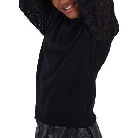 Pull noir uni en maille ajourée avec une coupe droite et un col rond - Image 5