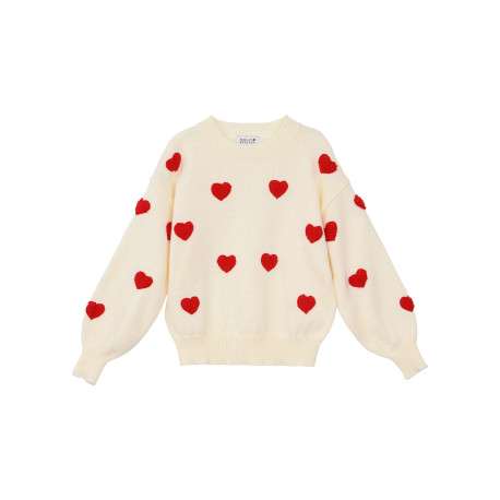 Pull écru en maille des cœurs rouges brodés et des manches longues