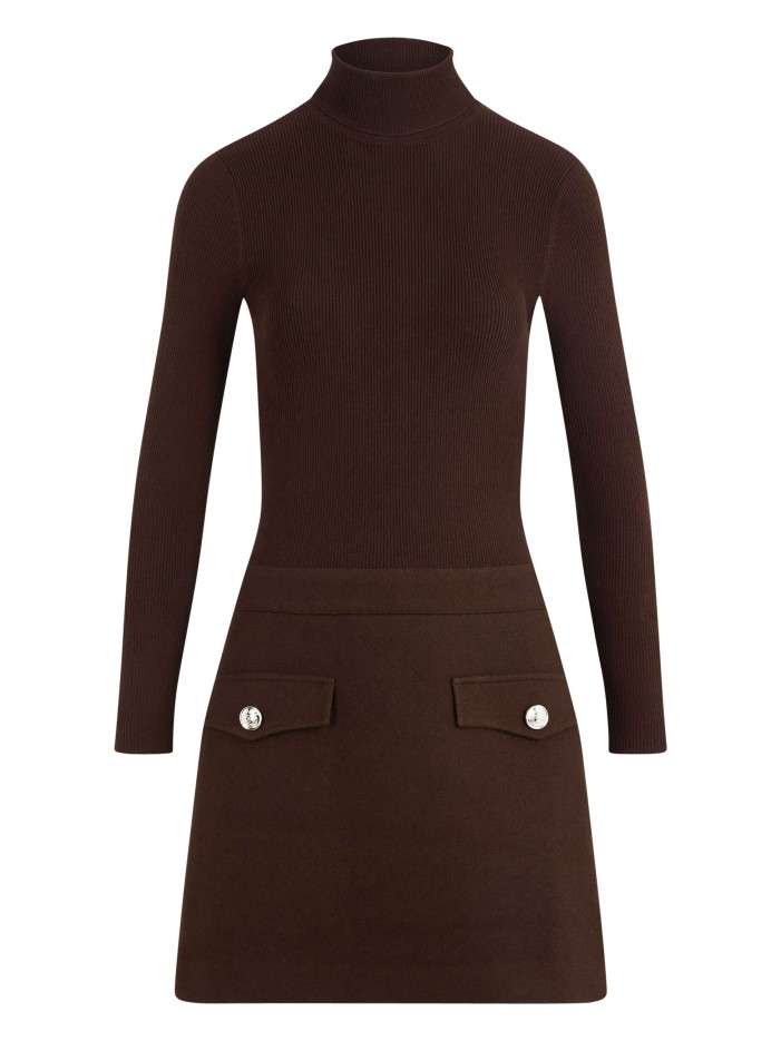 Robe marron pourvue d'une...