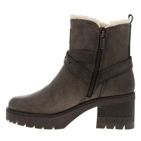 Boots grises à talon décroché moyen avec un zip et une boucle décorative