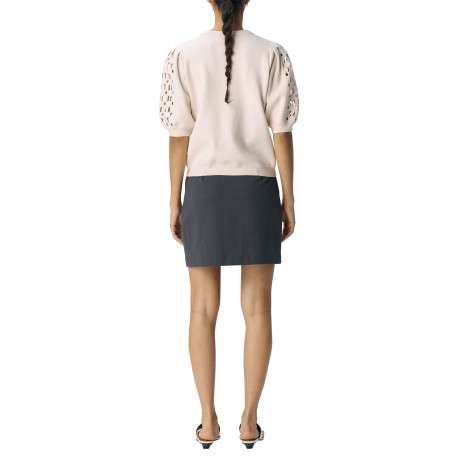 Pull beige uni à coupe droite avec un col rond et des manches courtes - Image 3