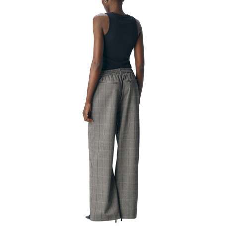 Pantalon chocolat à carreaux avec une coupe flare et une taille élastiquée - Image 4
