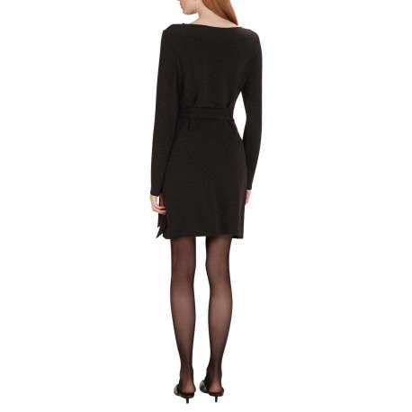 Robe courte noire unie avec une coupe ajustée et un col bateau - Image 7