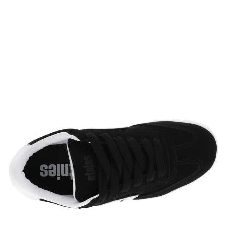 Baskets skate noires à talon plat avec un logo en relief au talon - Image 4