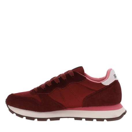 Baskets running bordeaux à talon plat avec un logo brodé aux côtés